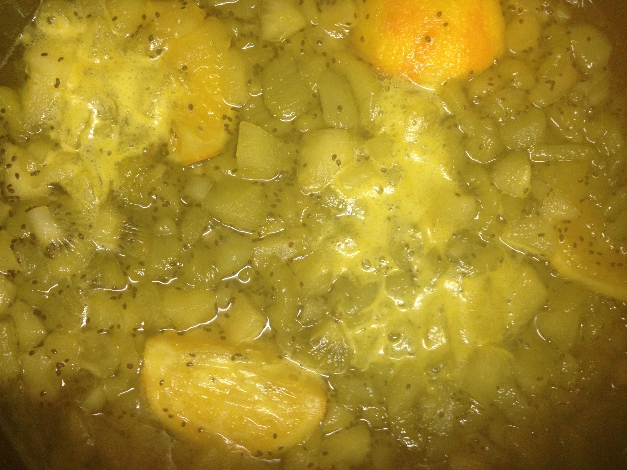 Kiwi, Apple and Orange Jam - On the Boil